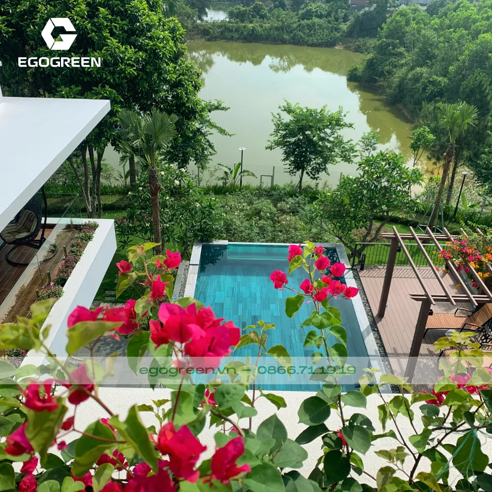 Bể bơi hoặc hồ nước tăng không khí đoàn viên truyền thống.